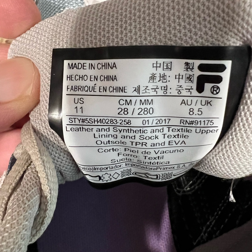 NWT - FILA women’s hiking/walking-tennis shoes - Picture 3 of 4
